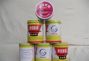 本產品是由潤滑油基礎油經精餾、深度處理、調合并經后處理工序制得。本產品用作真空冶煉、真空噴涂、電子管制造和原子能工業等真空設備的固定接頭、經常需要拆卸部分的密封或系統中有可疑泄漏點時的暫時性密封。按規